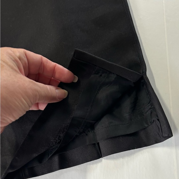 And Taylor women’s size 6 ankle pants,split bottom legs, black color fully lined - Picture 5 of 8